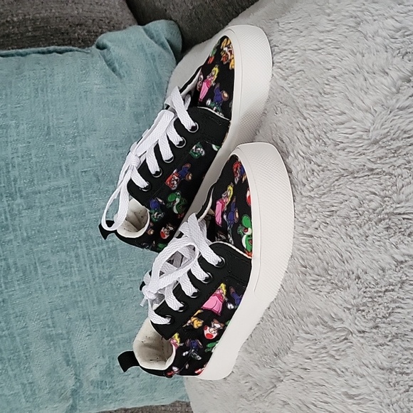 Ground Up Official Nintendo Super Mario Shoes - Picture 10 of 15